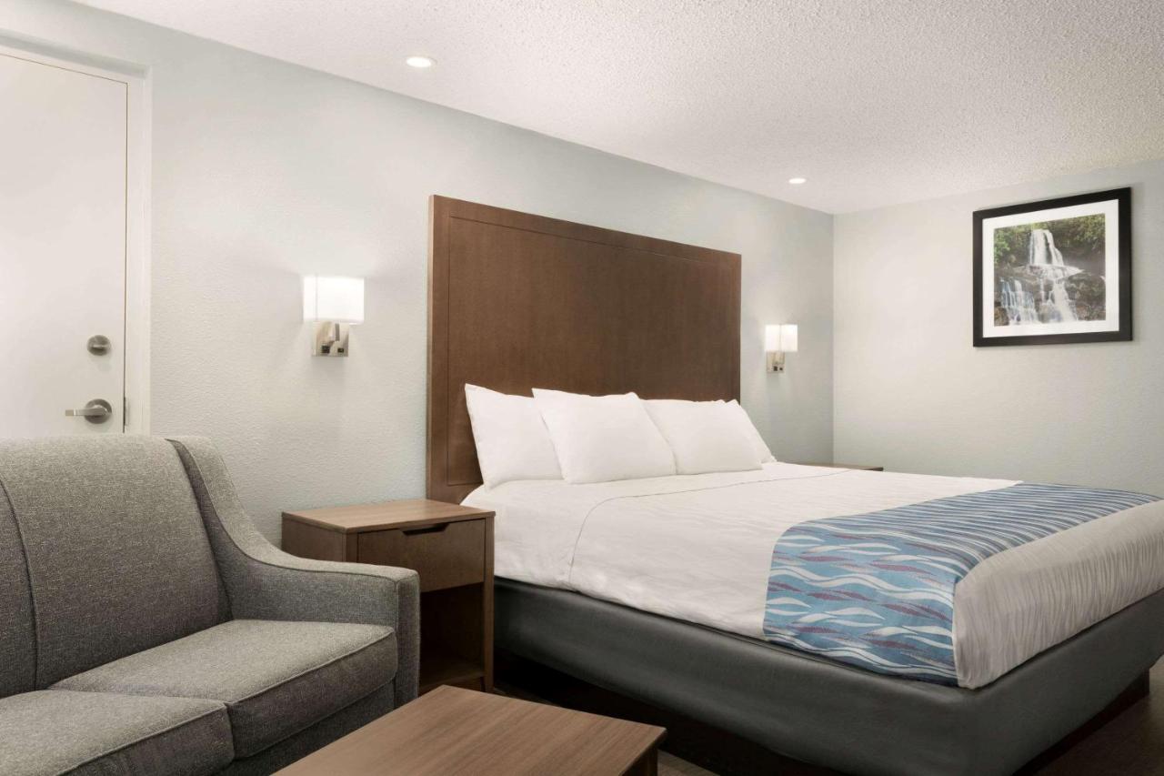 Hotel River